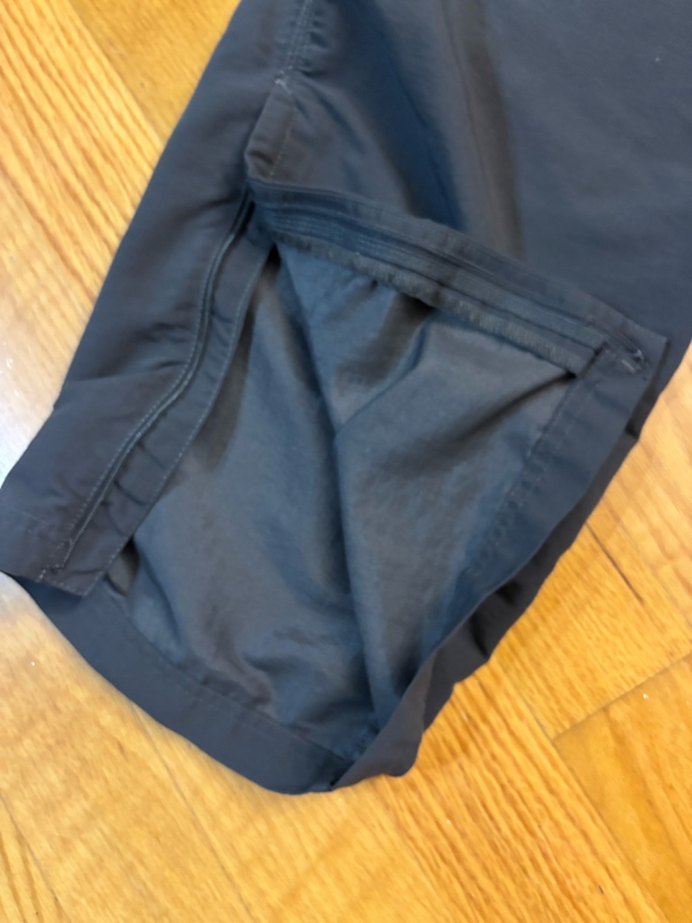 The North Face Utility pants men’s size XL short convertible to shorts - Picture 3 of 14